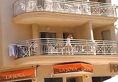 جوجه دانلود های سکسی زیبا بمکد دیک در مقابل آینه