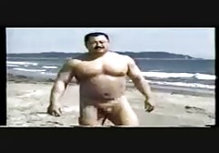 ملکه شطرنج کت و شلوار خود را بر دانلد فيلم سكسي روی گربه برش و الاغ او را تحت دیک قاب