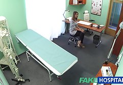 دختران زیر یک سگ سسکی فیلم حمله ناپذیر را انتخاب کنید